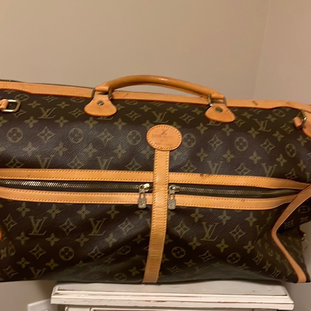 Beautiful Super Large LV Travel Bag!